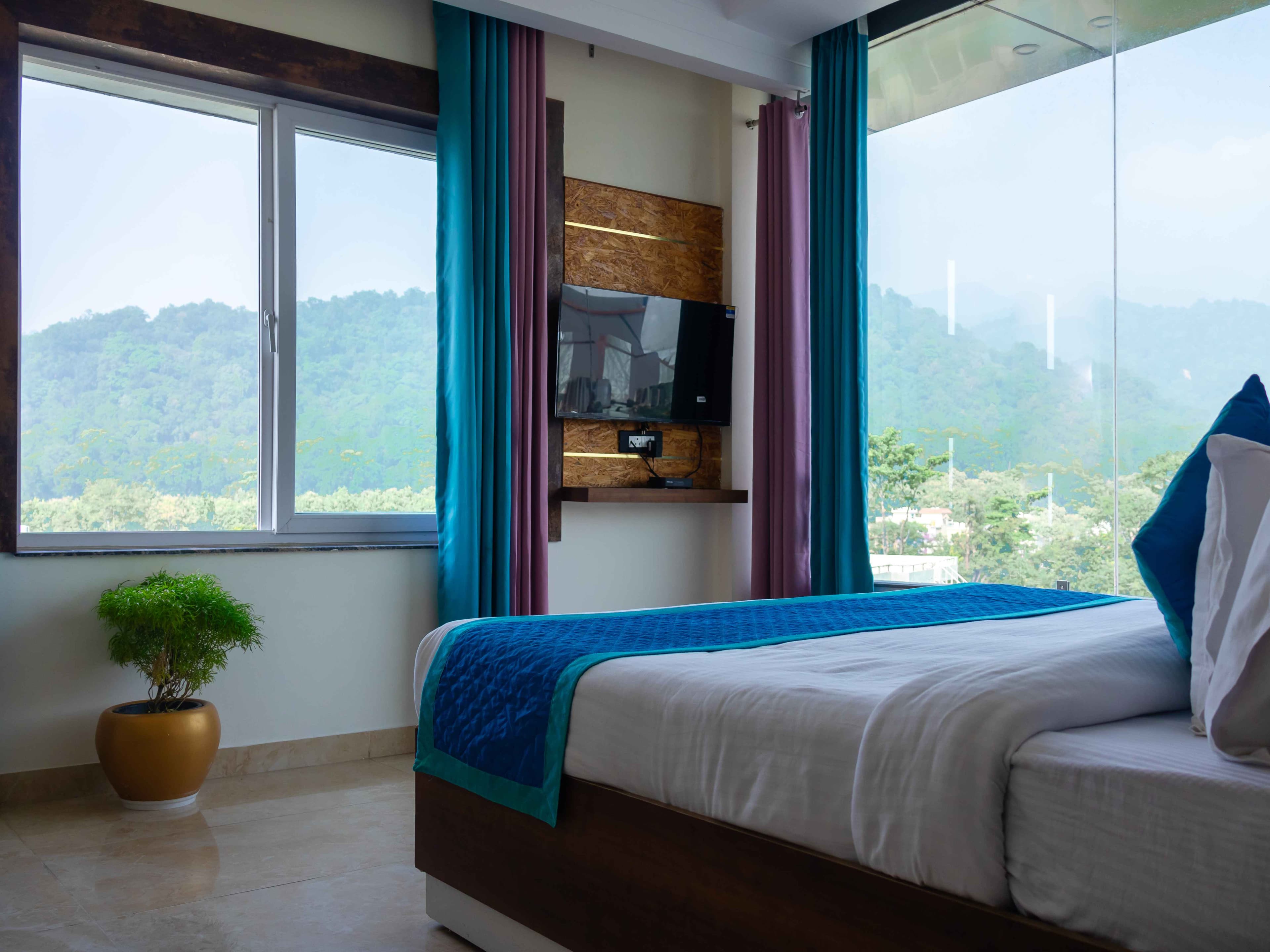 Executive Hill View Room